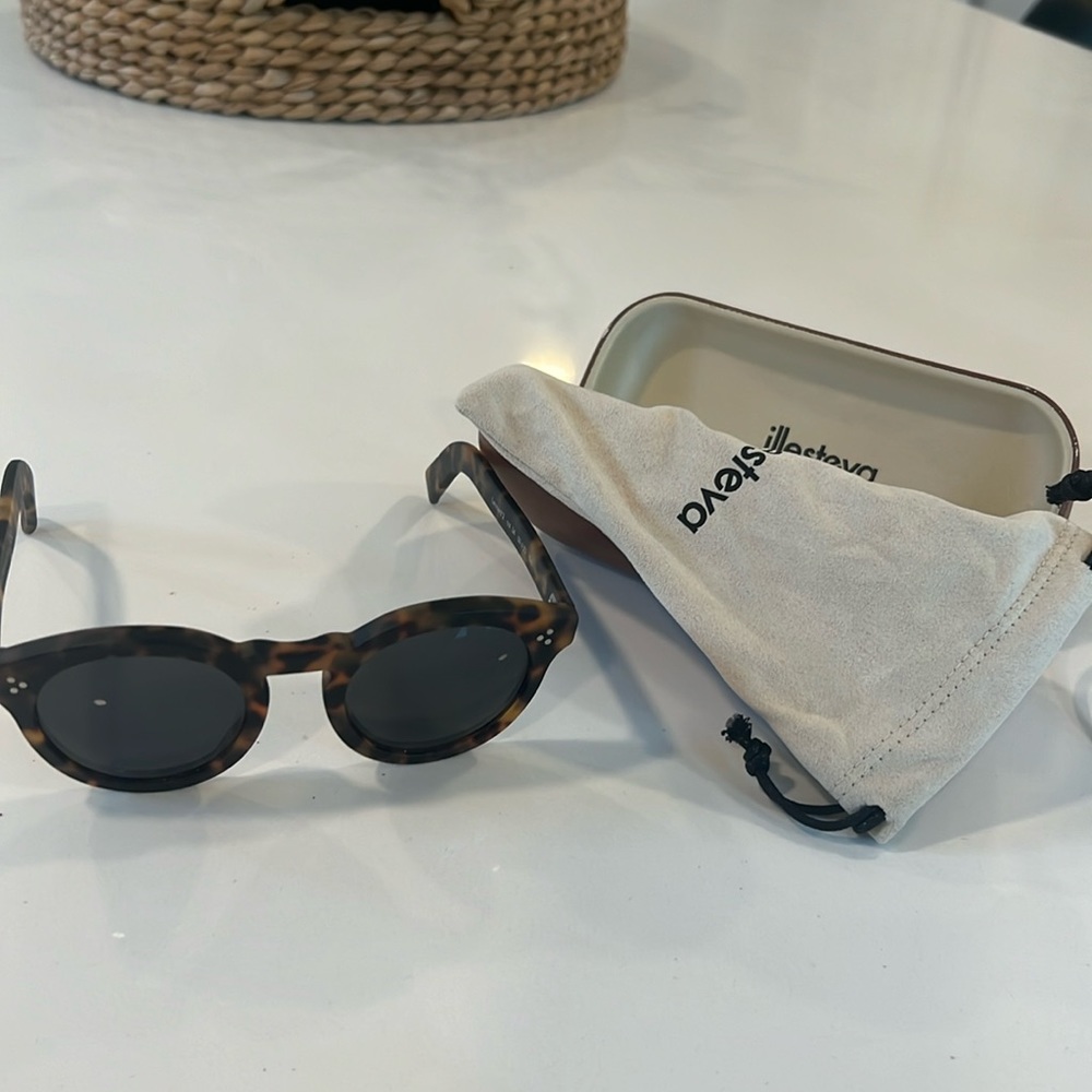 Illesteva Leonard II Matte Tortoise Round Sunglasses with Gray Lenses